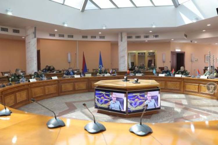 ՊՆ վարչական համալիրում անցկացվել է աշխատանքային խմբի հերթական նիստը
