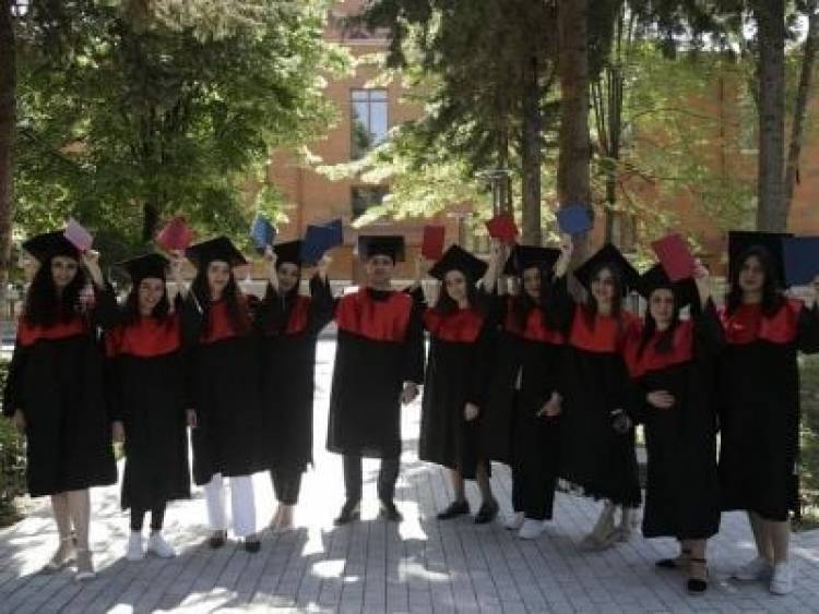 Արցախի Մայր բուհի շրջանավարտներին դիպլոմներ են հանձնվել