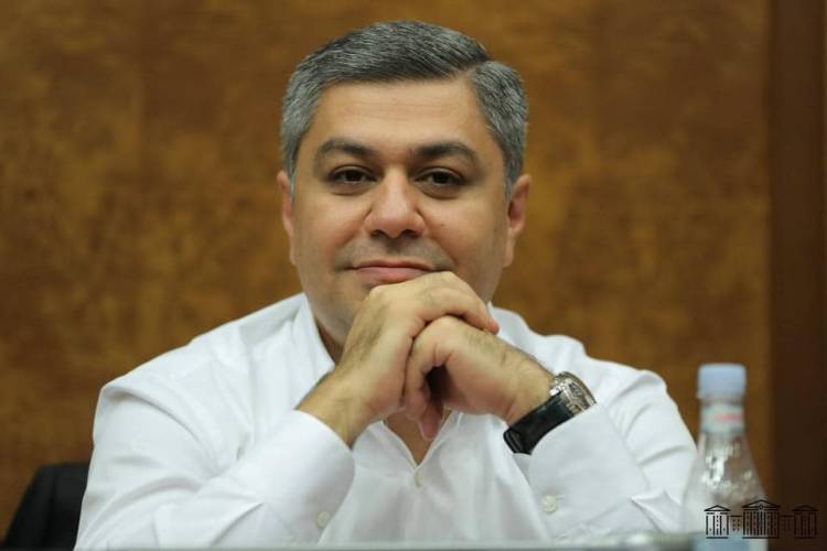 Այսօր դիմում եմ ներկայացրել պատգամավորական մանդատս վայր դնելու վերաբերյալ. մենք կանգնած ենք հայրենազրկման շեմին. Արթուր Վանեցյան