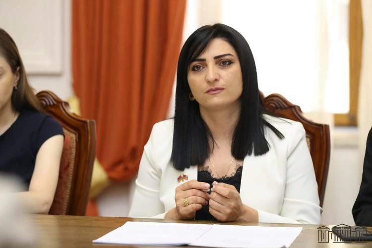 Շնորհակալ եմ մեր խմբակցության ղեկավար Արթուր Վանեցյանին՝ միասին անցած կարճ, բայց լուրջ պայքարի ճանապարհի համար. Թագուհի Թովմասյան