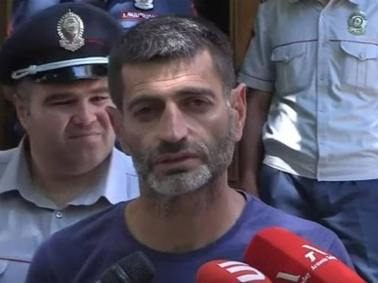 Զոհվածի հայրը Քյարամյանի հետ հանդիպման ժամանակ տեղի ունեցած միջադեպի առնչությամբ ԱԱԾ-ում բացատրություն է տվել