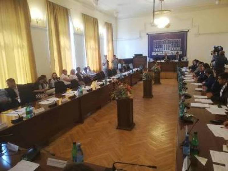 Վանաձորի նիստը նորից տապալվեց. ՔՊ-ն մոբիլիզացրել է իր ողջ ռեսուրսը. «Հրապարակ»