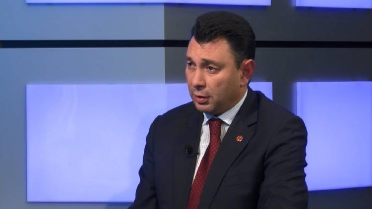 Հիմա էլ խոսում է պատերացմից ու վախեցնում է պատերազմով․ Շարմազանով