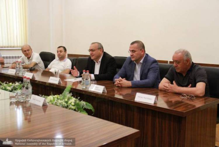 Արցախի Ազգային ժողովում ՀԴՄ նախագահի և փորձագետների հետ քննարկել են արտաքին քաղաքական մարտահրավերների հարցեր
