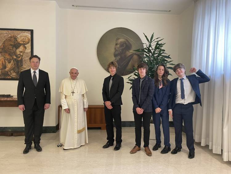 Իլոն Մասկը հանդիպել է Հռոմի պապ Ֆրանցիսկոսի հետ (լուսանկար)