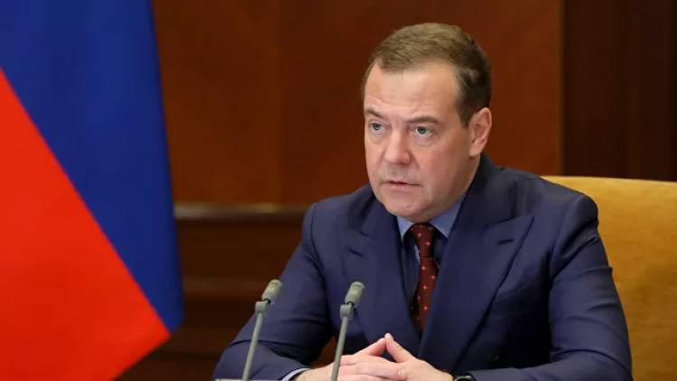У Японии не будет ни нефти, ни газа из России, заявил Медведев