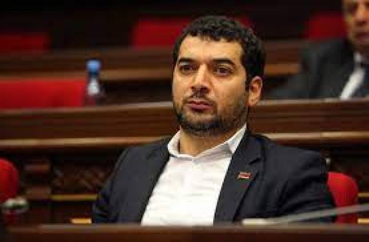 Փաշինյանի «խոսնակ» Հրաչյա Հակոբյանն ընդդիմությանը հրավիրում է ԱԺ