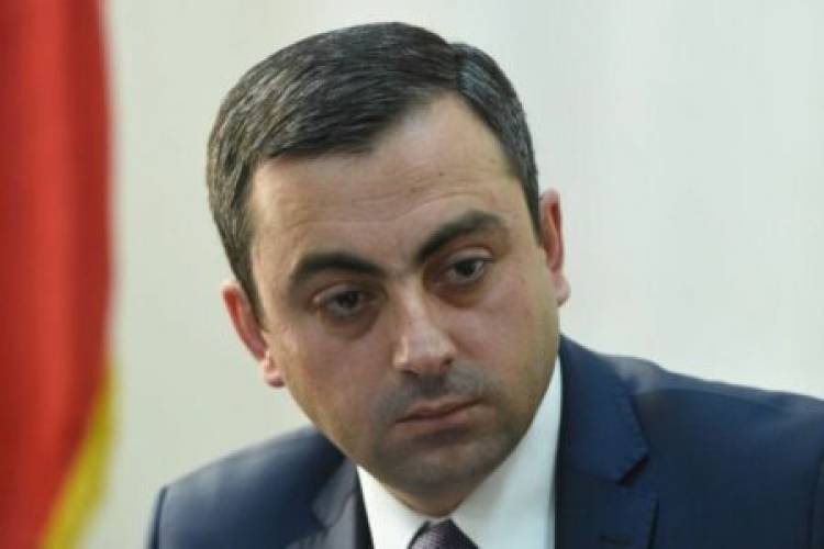 «Հերթական ուսապարկն է էլի, ասել են` դիմի դատարան, դիմել է». Իշխան Սաղաթելյանը Երեւանի քաղաքապետի մասին