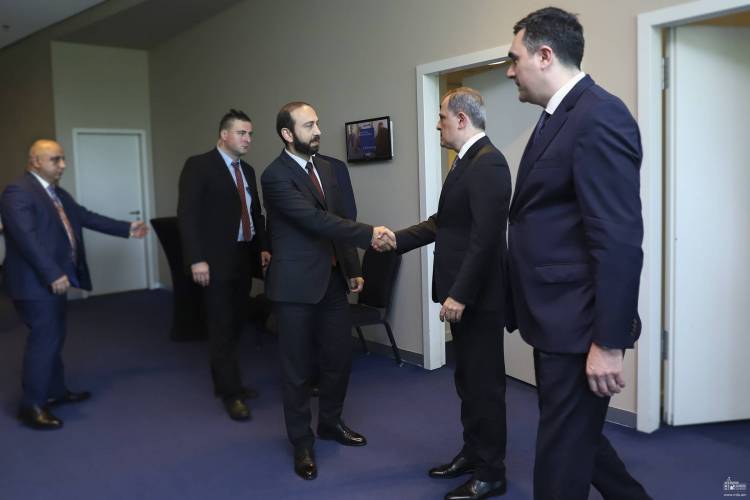 ԱԳՆ- ում տարակուսած են Արարատ Միրզոյանի պահվածքից․ «Հրապարակ»