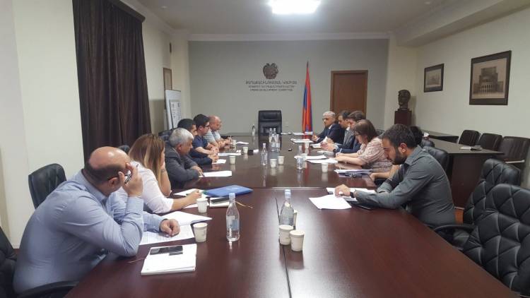 Քաղաքաշինության կոմիտեում քննարկվել են անբավարար տեխնիկական վիճակում գտնվող բնակֆոնդի հիմնախնդիրները