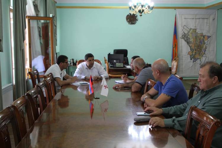 «Վեոլիա Ջուր», «Դորոժնիկ» ընկերությունների և KFW ծրագրի պատասխանատուները և Գյումրիի քաղաքապետը քննարկել են ջրամատակարարման նորացման ծրագրին առնչվող հարցեր