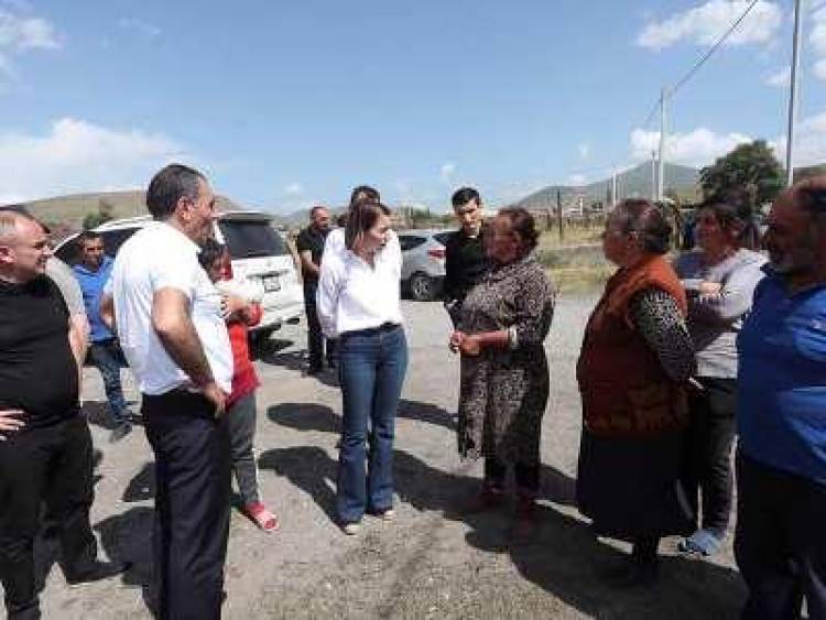Ադրբեջանի ԶՈւ-ն այրում են հնձած խոտը, գողանում անասուններ․ ՄԻՊ-ը Գեղարքունիքում է