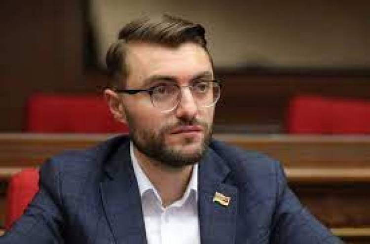 ՔՊ-ական Արեն Մկրտչյանը լոռեցիներից քվե է խնդրում՝ ոչինչ չանելու դիմաց