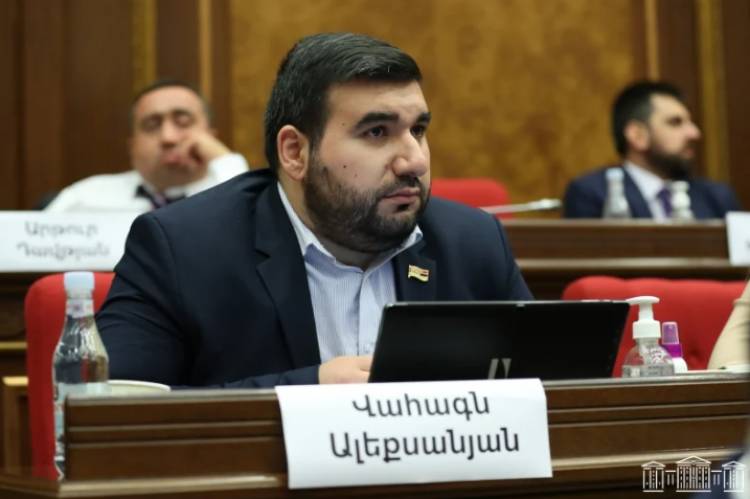 ՔՊ -ում եռուզեռ է. ամենաակտիվը Վահագն Ալեքսանյանն է. «Ժողովուրդ»