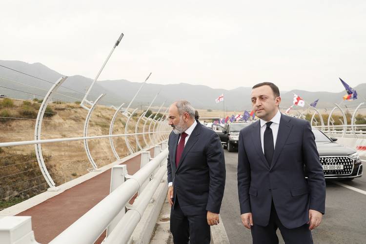 Փաշինյանը PR-վում է մեկ կամրջի ֆոնին, իսկ Անկարան և Բաքուն միլիարդներ են ներդրել Վրաստանում