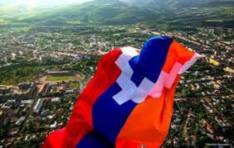 Արցախի կառավարությունը թշնամուն է հանձնված․ հանձնված չլինեին, կպայքարեին․ Արթուր Օսիպյանը՝ Հայաստանն Արցախի հետ կապող գործող ճանապարհը հանձնելու մասին