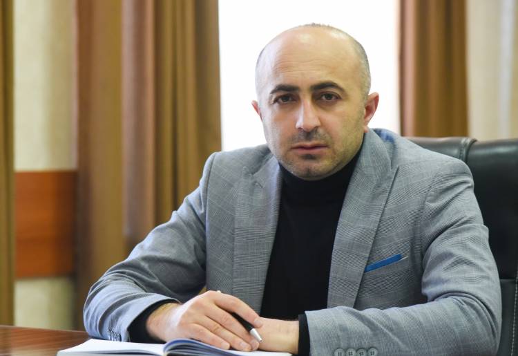 Հայկ Խանումյանը փորձում է պաշտպանվել