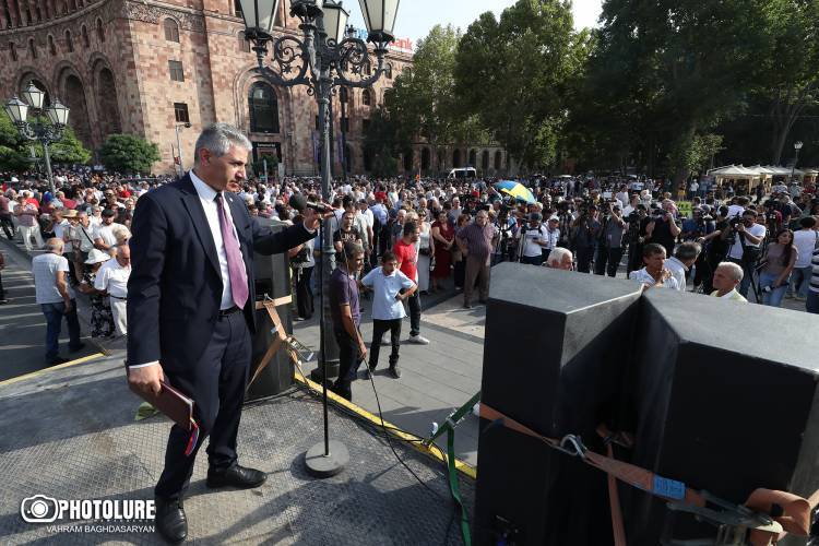 Աշունը կարող է թեժ լինել․ «Հրապարակ»