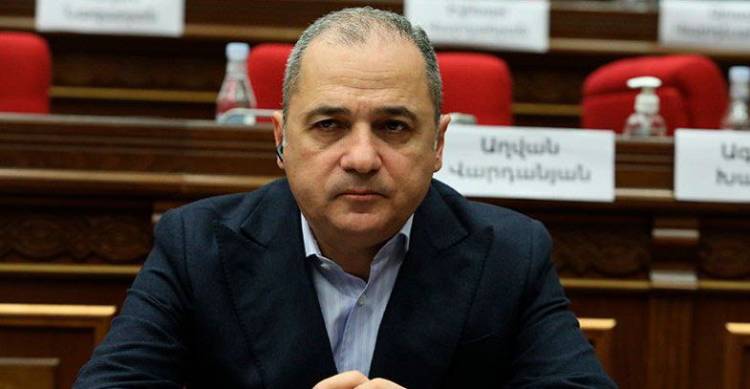 Ես, իմ եղբայրը, ընտանիքը որևէ կապ չունենք ԶՊՄԿ բաժնետոմսերի, դրանք կառավարությանը նվիրելու հետ․Վահե Հակոբյան
