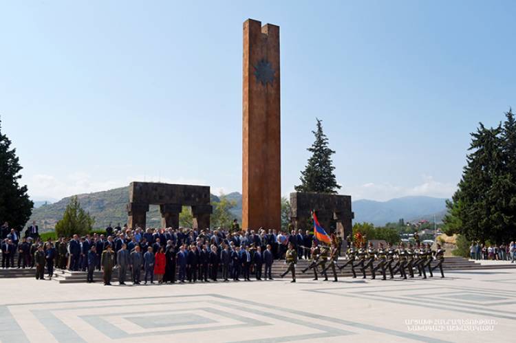 Արցախի անկախության տարեդարձը՝ կրկին առանց ՀՀ իշխանական էլիտայի․ «Հրապարակ»