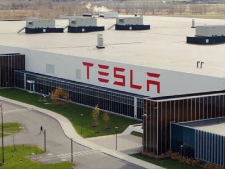 Tesla-ին դատի են տվել ֆանտոմային արգելակումների պատճառով