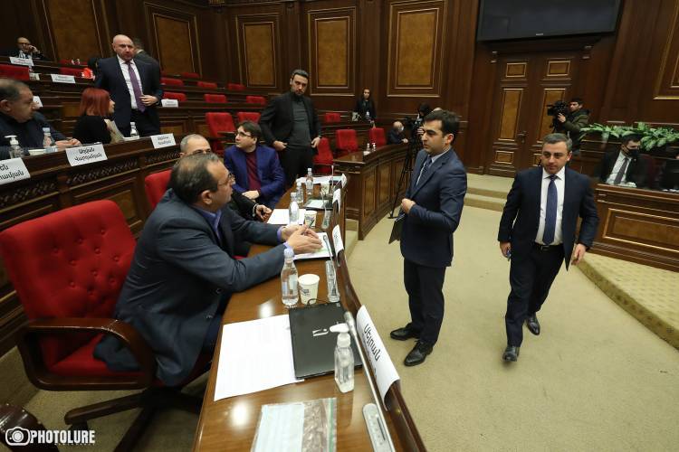 Կվերադառնա՞ ընդդիմությունն ԱԺ, թե՞ ոչ․ «Հրապարակ»