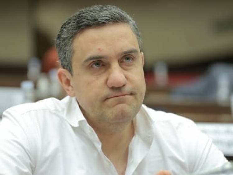Օնիկ Գասպարյանը պետք է խոսի. հապաղելն այլևս անթույլատրելի է. Արթուր Ղազինյան