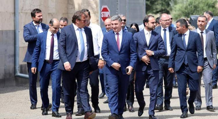Ինչու է խորհրդականը հայտնվել մարզպետի «սև ցուցակում»․ «Հրապարակ»
