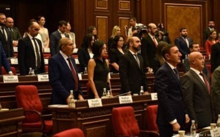 ՔՊ-ականները գերլարված են եւ իրար մեջ «դավաճաններ» են փնտրում․ «Իրավունք»
