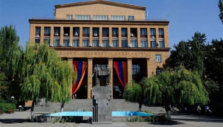 Կրթության ոլորտը՝ քաղաքական ճահճում. «Փաստ»