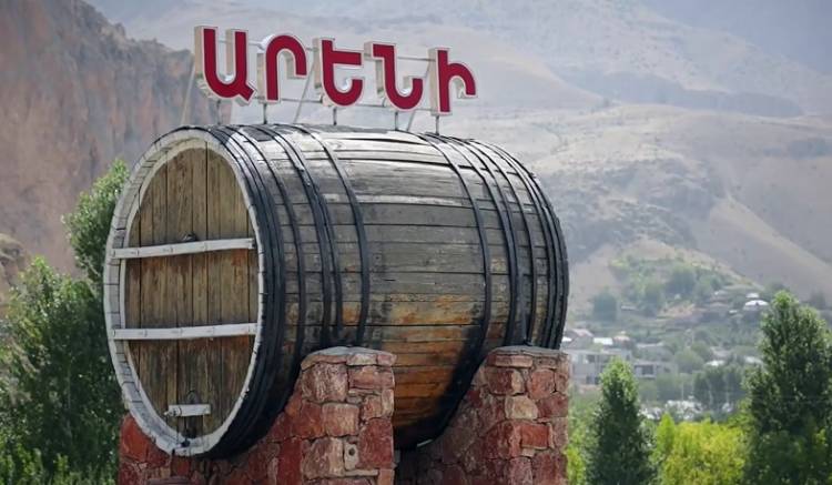 Արենիում ընտրություններ չեն, բեմականացում է. մարզպետն ու ուժայինները ճնշումներ են գործադրում հանուն ՔՊ-ի