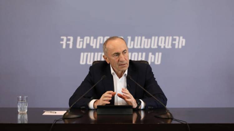 Կապիտուլյացիայի համար, հակառակը, պետք է դեկոնսոլիդացիա. Քոչարյանի արձագանքը Տեր-Պետրոսյանին