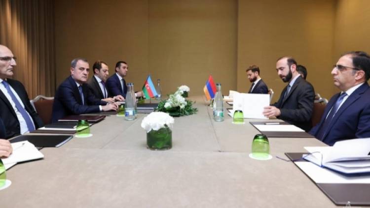 Մեկնարկել է Միրզոյան - Բայրամով հանդիպումը
