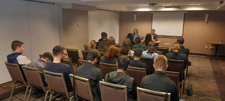 Թույլ չտալ, որ Հայաստանը դառնա գործիք որոշ ուժերի ձեռքին, չհարվածել ՌԴ հետ դաշնակցությանը. քննարկում