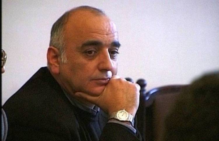 Վանո Սիրադեղյանի մահվան մեկ տարվա հիշատակի արարողությունը՝ նեղ շրջանակով. ՀԱԿ-ից ոչ ոք ներկա չի եղել. «Ժողովուրդ»