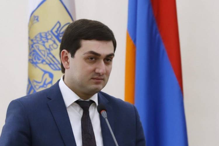 Դժգոհ են քաղաքապետարանի քարտուղարի ժ/պ-ից. «Փաստ»