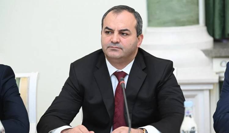 Արթուր Դավթյանն անգործ է մնացել. «Ժողովուրդ»