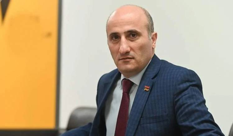 Պաշտոնական կեղծիք կենսագրականում. ինչպես ԿԸՀ նախագահն իրավաբան դարձավ. «Ժողովուրդ»