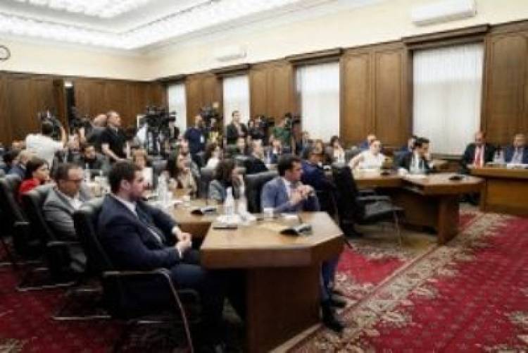 ՔՊ-ական պատգամավորների եւ նախարարների միջեւ սեւ կատու է անցել. «Իրավունք»