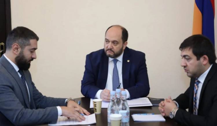 Ոչ մի հանդիպում՝ առանց նրա․ Արայիկ Հարությունյանի օգնականը՝ խիստ կարևոր անձ․ «Ժողովուրդ»