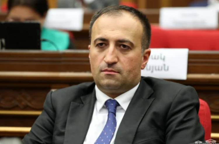 Արսեն Թորոսյանը միջնորդավորված ընկերություն է անում Հակակոռուպցիոն կոմիտեի ղեկավարի հետ. «Ժողովուրդ»