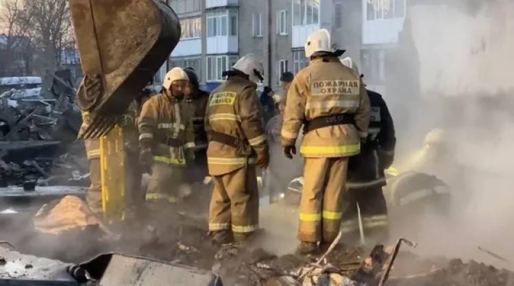 На Сахалине для жителей дома, где был взрыв, организовали пункт размещения