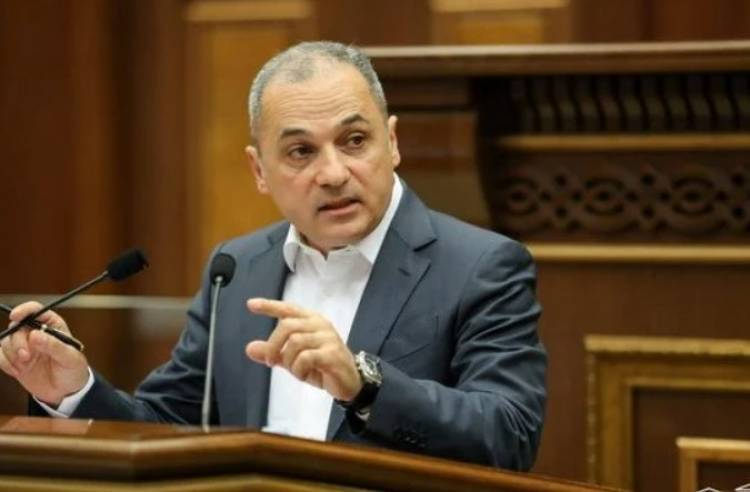 «Գնացին ԱԺ-ում կնքեցին իրենց քաղաքական կապիտուլյացիան ու հեռացան. է՞ս էր ձեր պայքարը». «Ժողովուրդ»