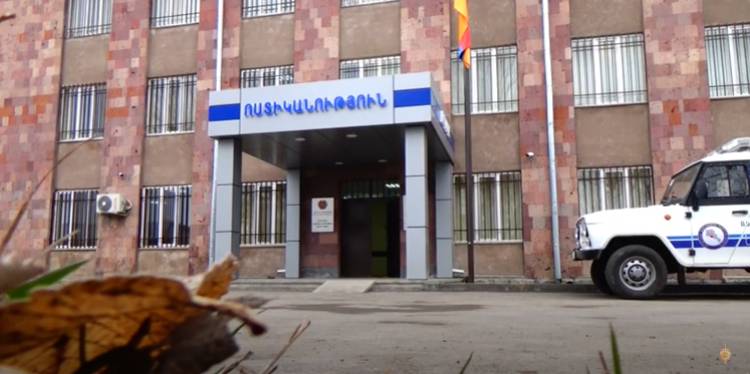 Արգավանդի 76-ամյա բնակիչը կացնով հարվածել է որդուն ու հարսին (տեսանյութ)