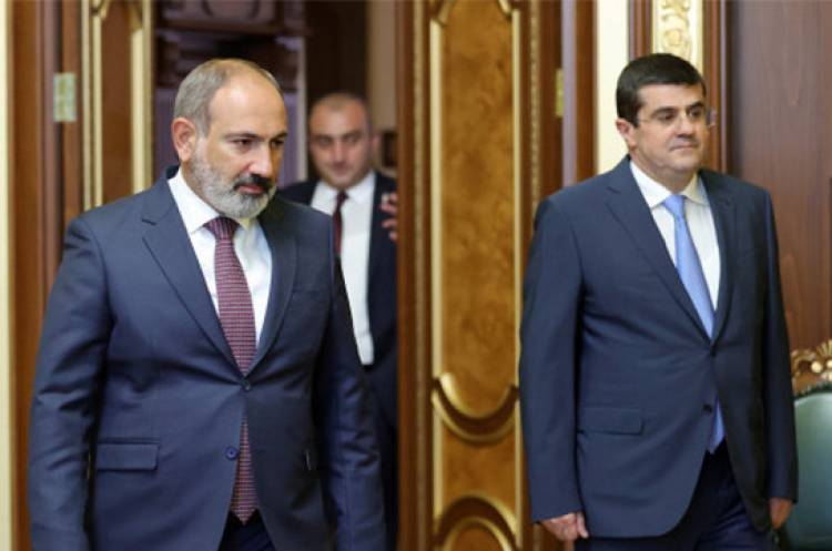 Արցախի խնդիրների լուծման բանալին Երեւանո՞ւմ է. «Հրապարակ»