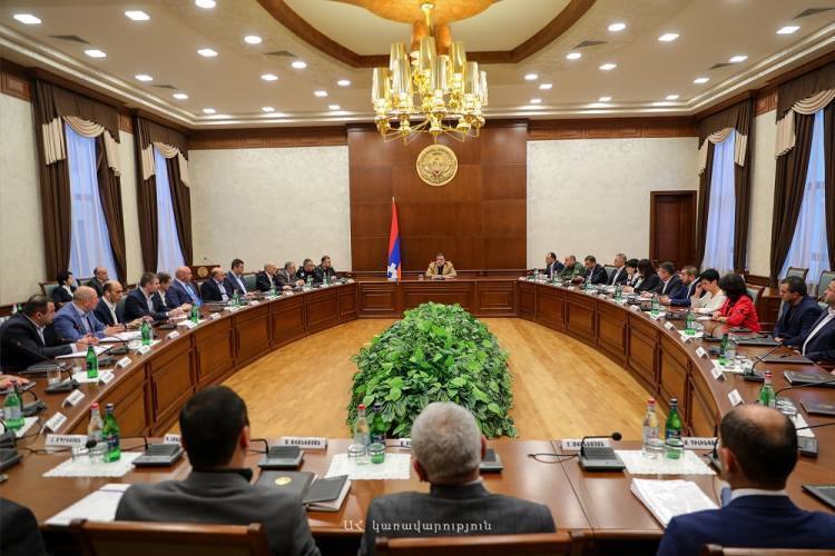 Արցախում ԺՊ-ներն ու փոխնախարարներն են իրականացնում նախարարների գործառույթները․ «Հրապարակ»