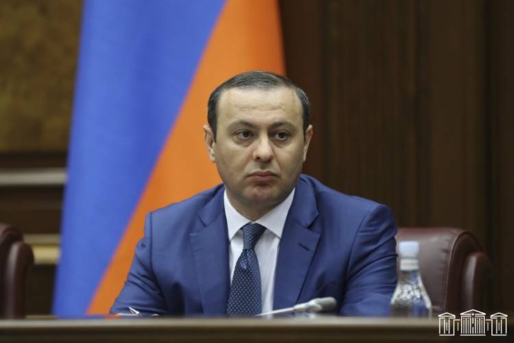 «Մեկ անձի» իշխանությունն ու անճարակ ընդդիմությունը