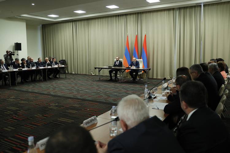Անասելիք հավաք. դեսպաները դժգոհ են․ «Հրապարակ»