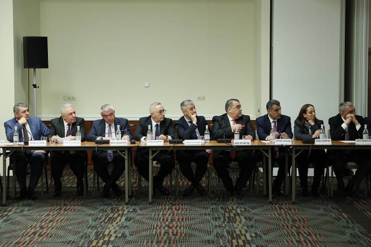 «Կխնդրեմ՝ հիվանդներն այստեղ ելույթ չունենան»․ Վաղարշակ Հարությունյանը սաստել է Վլադիմիր Կարապետյանին․ «Հրապարակ»