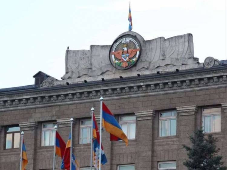 Արցախի նախագահականը չի մեկնաբանում Ալեն Սիմոնյանի հայտարարությունը